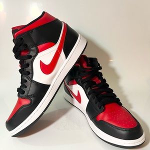 Air Jordan 1 Mid White/Black/Red 2022